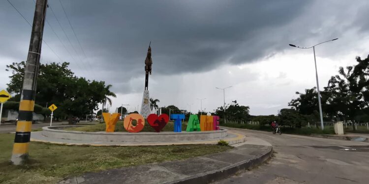 Desplazamiento masivo por enfrentamientos entre guerrillas en zona rural de Tame