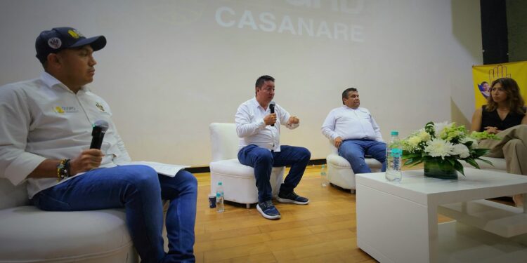 Gobernador César Ortíz Zorro firma pacto por la resiliencia y la adaptación al cambio climático con jóvenes de Casanare