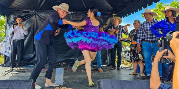 ¡Éxito total! Se agotaron todos los quesos en el 5.º Festival del Queso