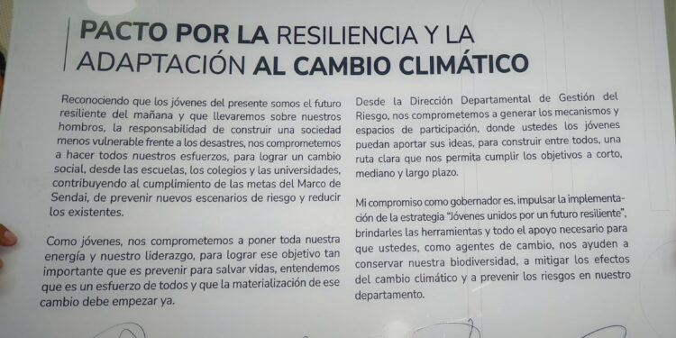 Gobernador César Ortíz Zorro firma pacto por la resiliencia y la adaptación al cambio climático con jóvenes de Casanare