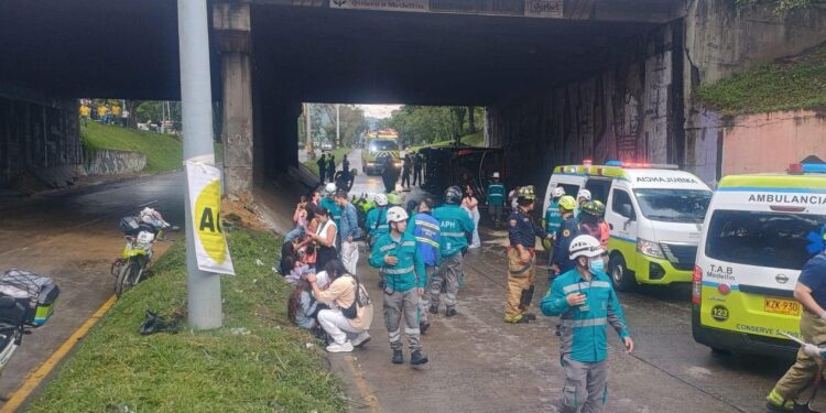 Fuerza y unión: Aguazul apoya a sus jóvenes folcloristas tras accidente
