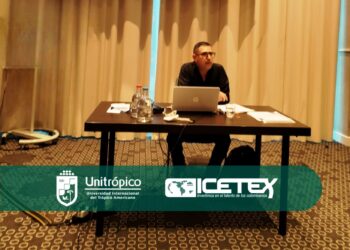 Unitrópico destaca en la conferencia internacional sobre energía verde en Ámsterdam