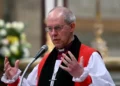 El caso de abusos a más de 100 niños y jóvenes que llevó a la renuncia por encubrimiendo de Justin Welby, el líder de la Iglesia anglicana