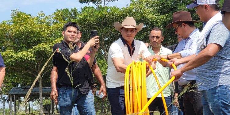 La llama del gas natural llega a Surimena de la mano del gobernador César Ortiz Zorro