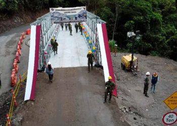 Gobierno restablece paso en la Transversal del Sisga con puente militar