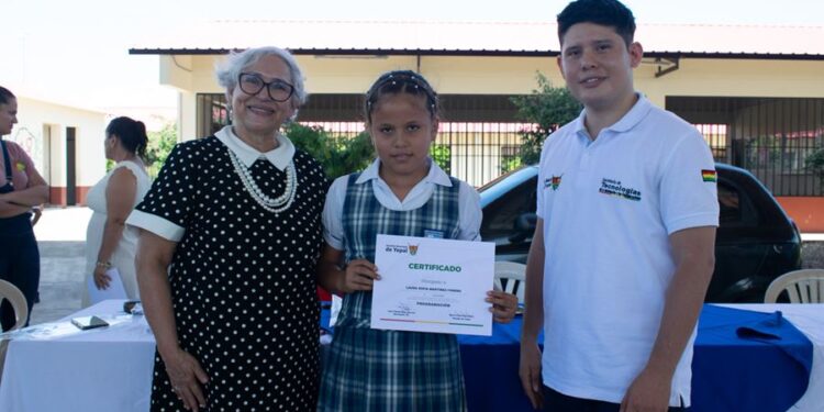Estudiantes de zona rural se certificaron en programación básica