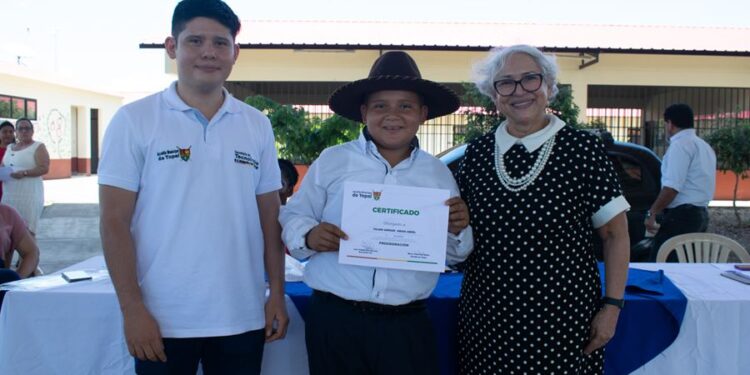 Estudiantes de zona rural se certificaron en programación básica