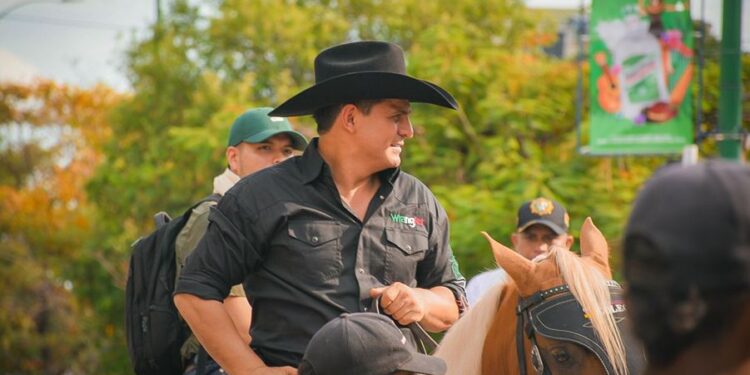 Más de 1.000 jinetes participan en la imponente Cabalgata del YopalFest 2024