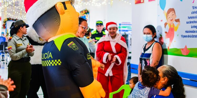 Hoy, la Policía Comunitaria de Casanare, en compañía de la Policía Cívica de mayores, llevó sonrisas a los pequeños héroes del HORO
