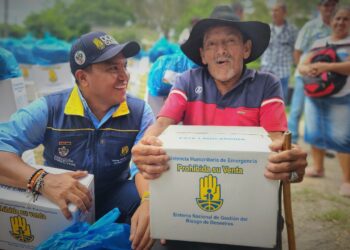 Con ayudas llegó la Navidad para campesinos humildes de Villanueva