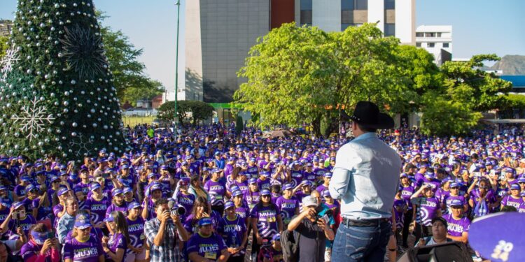 Yopal celebra la vida de la mujer con una multitudinaria carrera