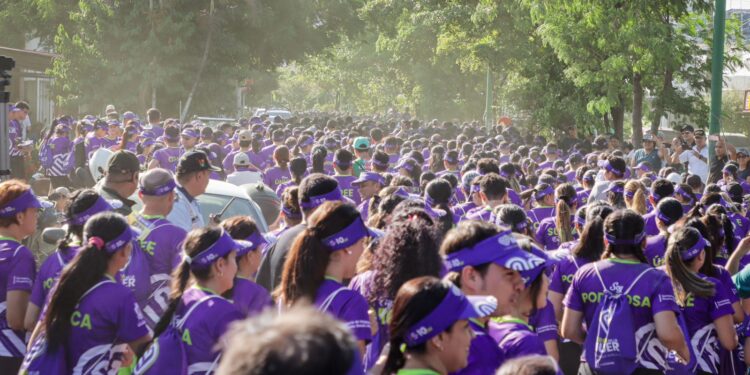 Yopal celebra la vida de la mujer con una multitudinaria carrera