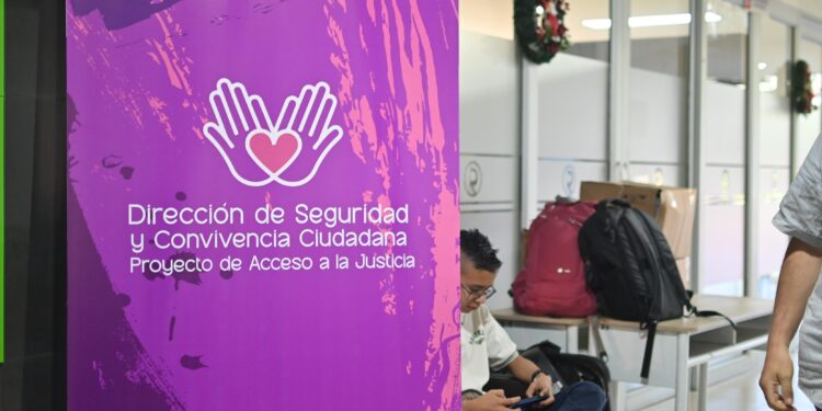 Se adelantó el curso en lengua de señas, en el cual participó el HORO