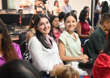 Se adelantó el curso en lengua de señas, en el cual participó el HORO