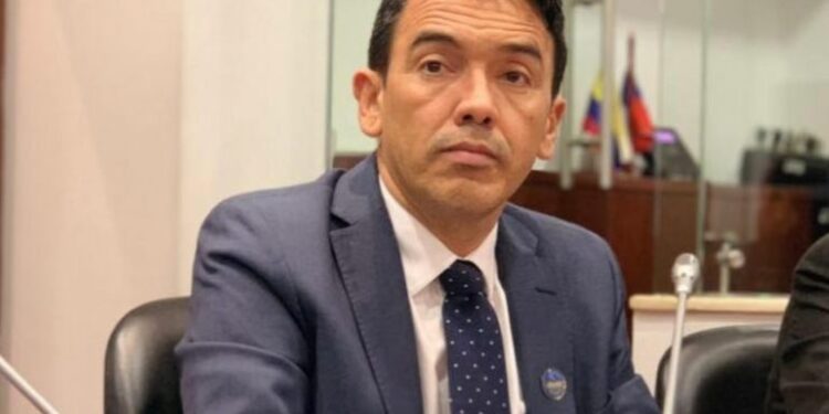 Fiscalía pide que se investigue al senador José V. Carreño, tras captura de miembro de su UTL