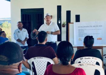 Gobernación de Arauca avanza la electrificación en la vereda Clarinetero