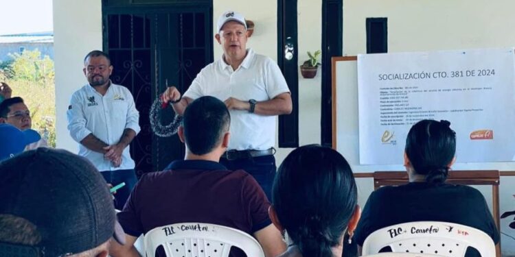 Gobernación de Arauca avanza la electrificación en la vereda Clarinetero