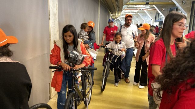 Como regalo de Navidad, 60 niñas y niños de veredas de Sogamoso recibieron bicicletas