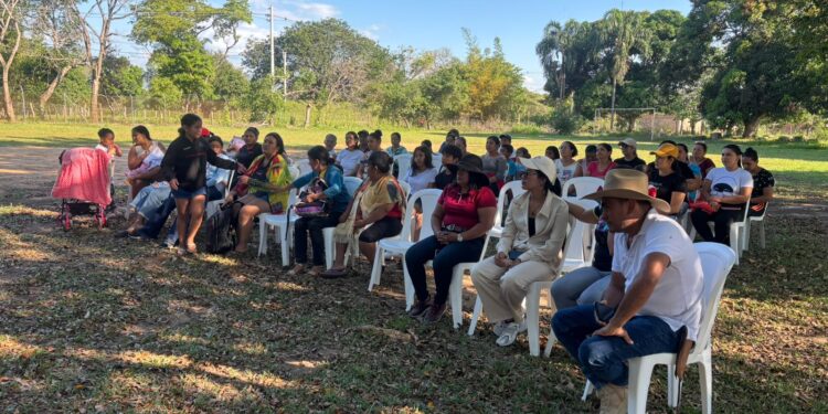 Secretario de Educación de Yopal, se Reúne con habitantes de San Rafael de Morichal para mejorar la calidad educativa