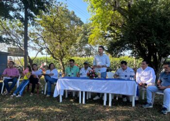 Secretario de Educación de Yopal, se Reúne con habitantes de San Rafael de Morichal para mejorar la calidad educativa