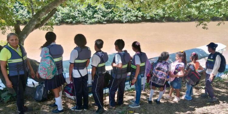 Arauca inicia el 2025 con el servicio de transporte escolar: un paso hacia la equidad educativa