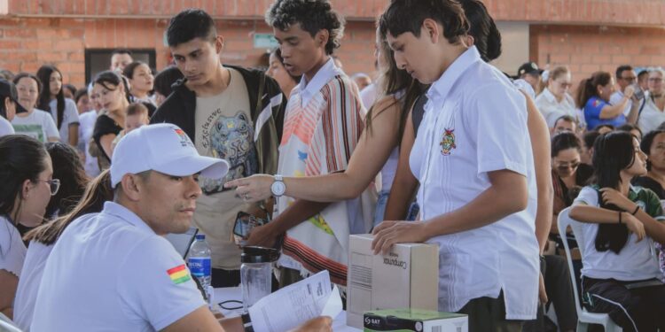 Yopal y Casanare se transforman en potencia tecnológica: Entrega de computadores y anuncio de nuevas inversiones