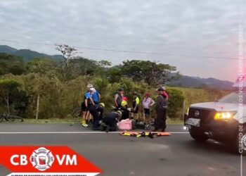Accidente de tránsito en Monterrey: Mujer de 28 años se lesiona en motocicleta