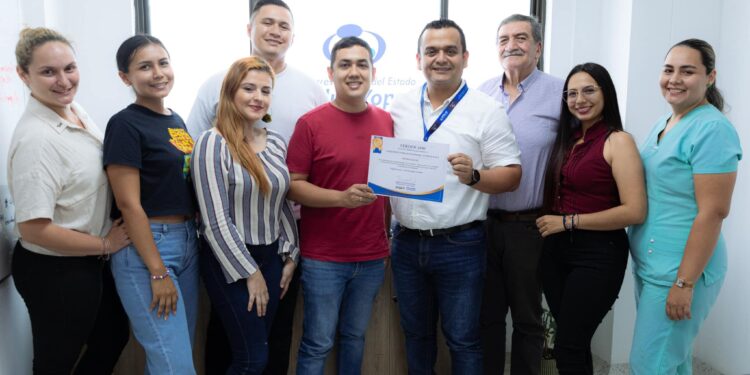 Creatividad y bienestar en El Taladro: Conclusión exitosa de curso de pinturas sobre tela