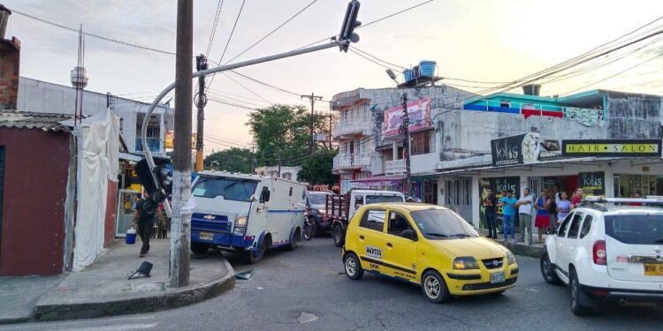 Inusual accidente de carro de valores en Villavicencio