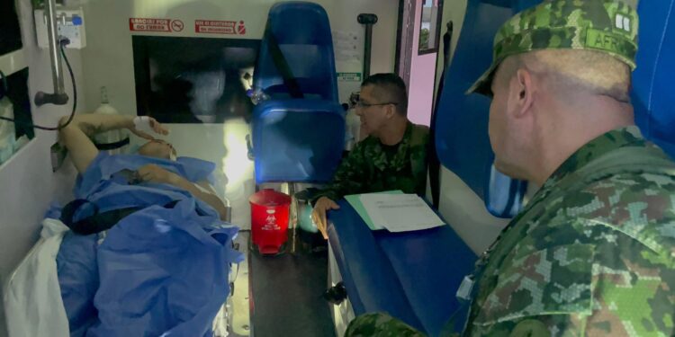 Traslado de militares heridos en zona rural de Saravena