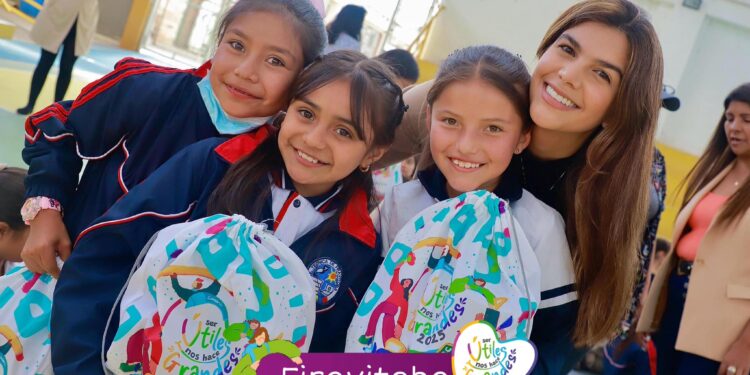 Llevamos alegría y oportunidades a más niños de Boyacá con la entrega de kits escolares