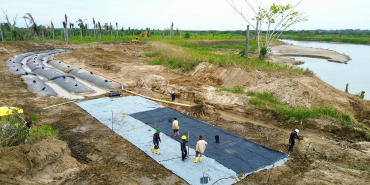 Muro de protección en el río Charte avanza en más del 70%