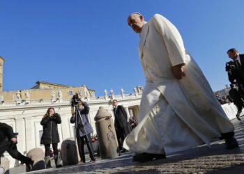 Una ola de afecto y oración por el Papa Francisco