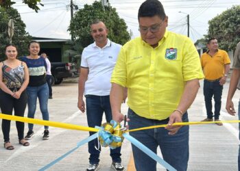 Alcalde de Fortul entrega seis nuevas cuadras de pavimento a la comunidad