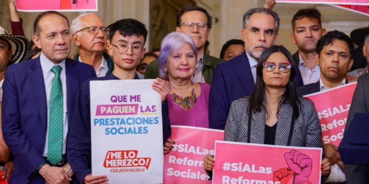 Gustavo Petro Anuncia Consulta Popular sobre Reformas Sociales en Colombia