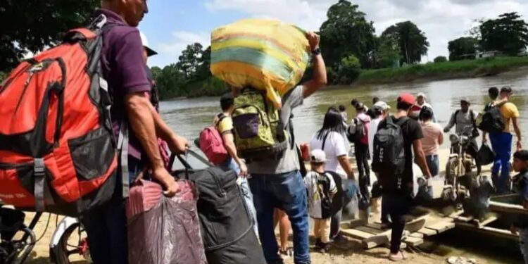 Desplazamiento por la violencia en Colombia creció 462 % en apenas dos meses de 2025