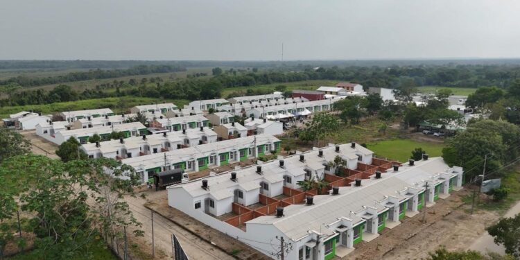 84 familias de San Carlos de Guaroa recibieron sus viviendas de manos de la Gobernadora Rafaela Cortés Zambrano