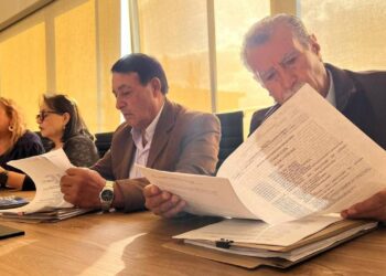 Comunidades firman ‘Convenios solidarios’ para mejorar la infraestructura vial en Sogamoso