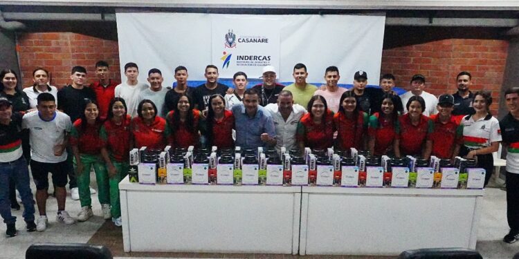 Indercas hace histórica entrega de ayuda a deportistas de fútbol de salón