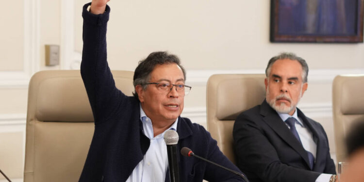 Consejo de Ministros quedará fuera del aire en los canales privados: duro golpe para el Gobierno Petro