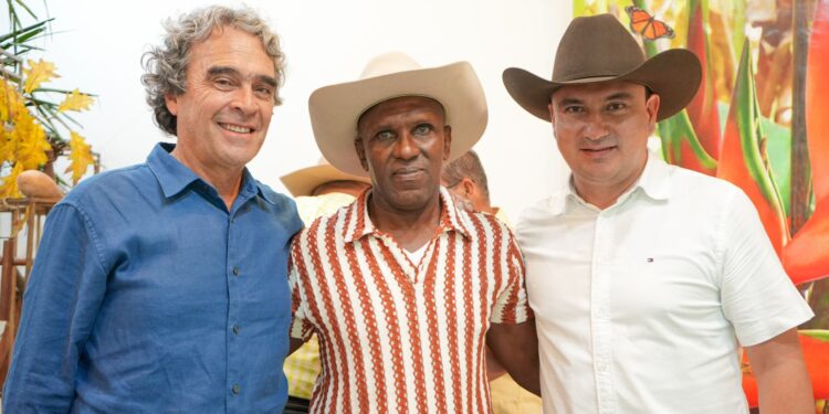 Homenaje a la Cultura Llanera Durante el Lanzamiento del Libro «De la Tradición y el Mito a la Literatura Llanera»