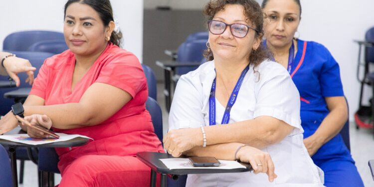 Capacitación en Atención Humanizada para fortalecer la calidad en el servicio