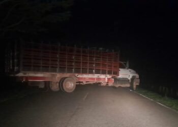 URGENTE: Bloquean corredor vial Tame – Arauca con vehículo atravesado