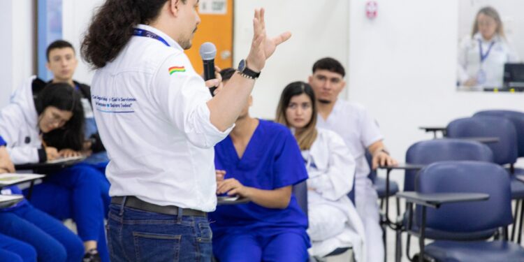 Capacitación en Atención Humanizada para fortalecer la calidad en el servicio