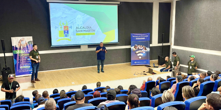 Emprendedores de San Martín se capacitan en inteligencia artificial y herramientas tecnológicas para impulsar sus negocios