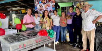 Ángel Humberto Martínez y su familia recibieron la dotación completa para fortalecer su unidad productiva familiar