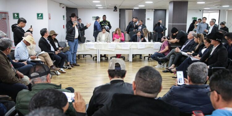 Zorro sigue buscando soluciones al paro arrocero en Casanare