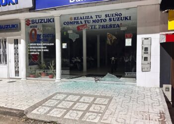 En Tame, acción terrorista contra establecimiento comercial