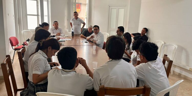 Secretarías de Educación logran acuerdos con personeros estudiantiles de Aguazul tras mesa de diálogo