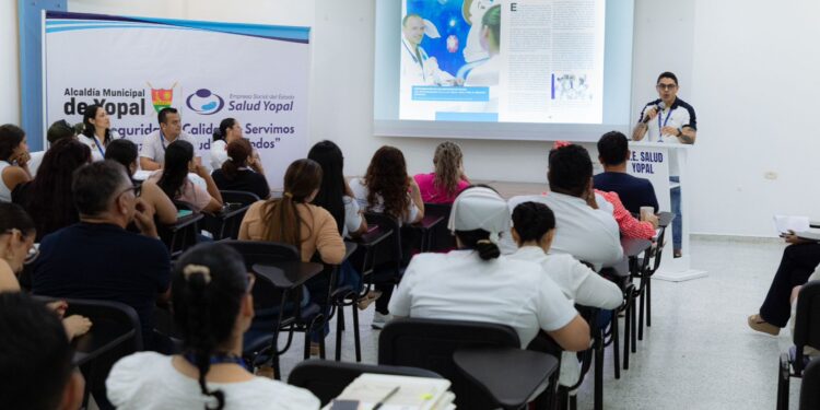 En la E.S.E. Salud Yopal se socializó la primera edición de la revista “Tabita Informa”